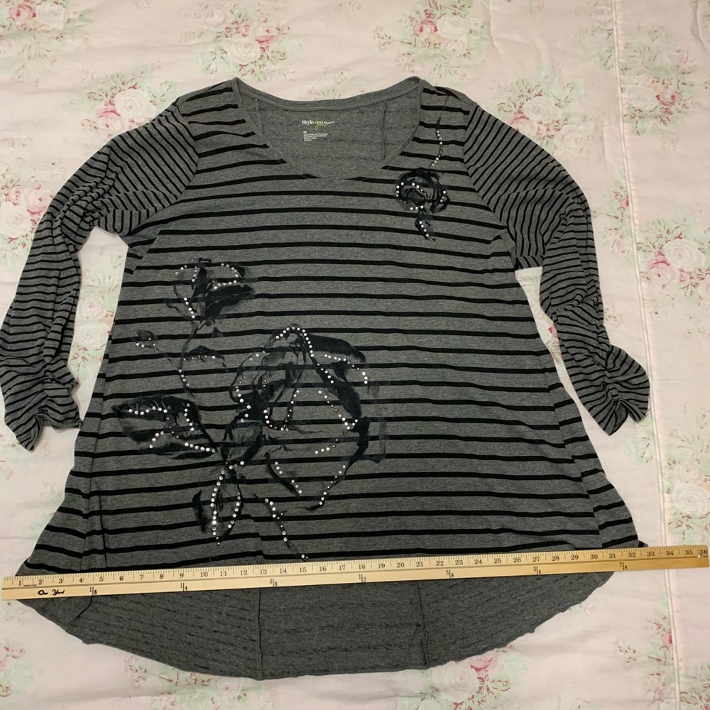 Style&Co. Woman Pus size 2X high low jeweled top - Picture 7 of 8